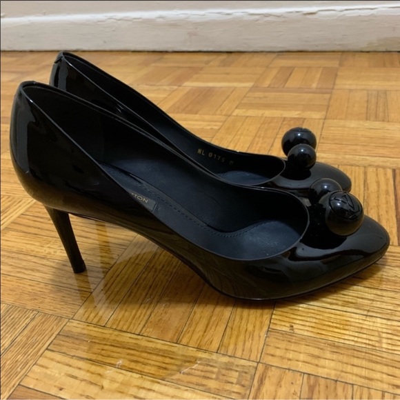 Louis Vuitton Pumps - Authentic Womens Black Patent Leather/Classy-Size  36EU/6US